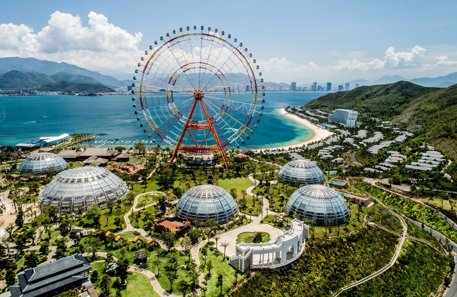 TOUR HÀ NỘI - NHA TRANG - ĐÀ LẠT HÀNH TRÌNH TỪ NƠI BIỂN XANH SÔI ĐỘNG ĐẾN VÙNG NÚI RỪNG ĐẠI NGÀN NGẬP TRÀN SẮC HOA      